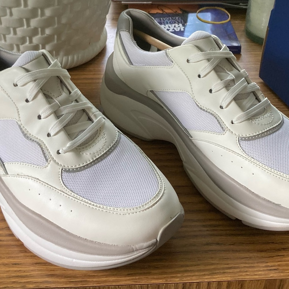 Rockport White and Gray Athletic Shoes size 7.5 M
